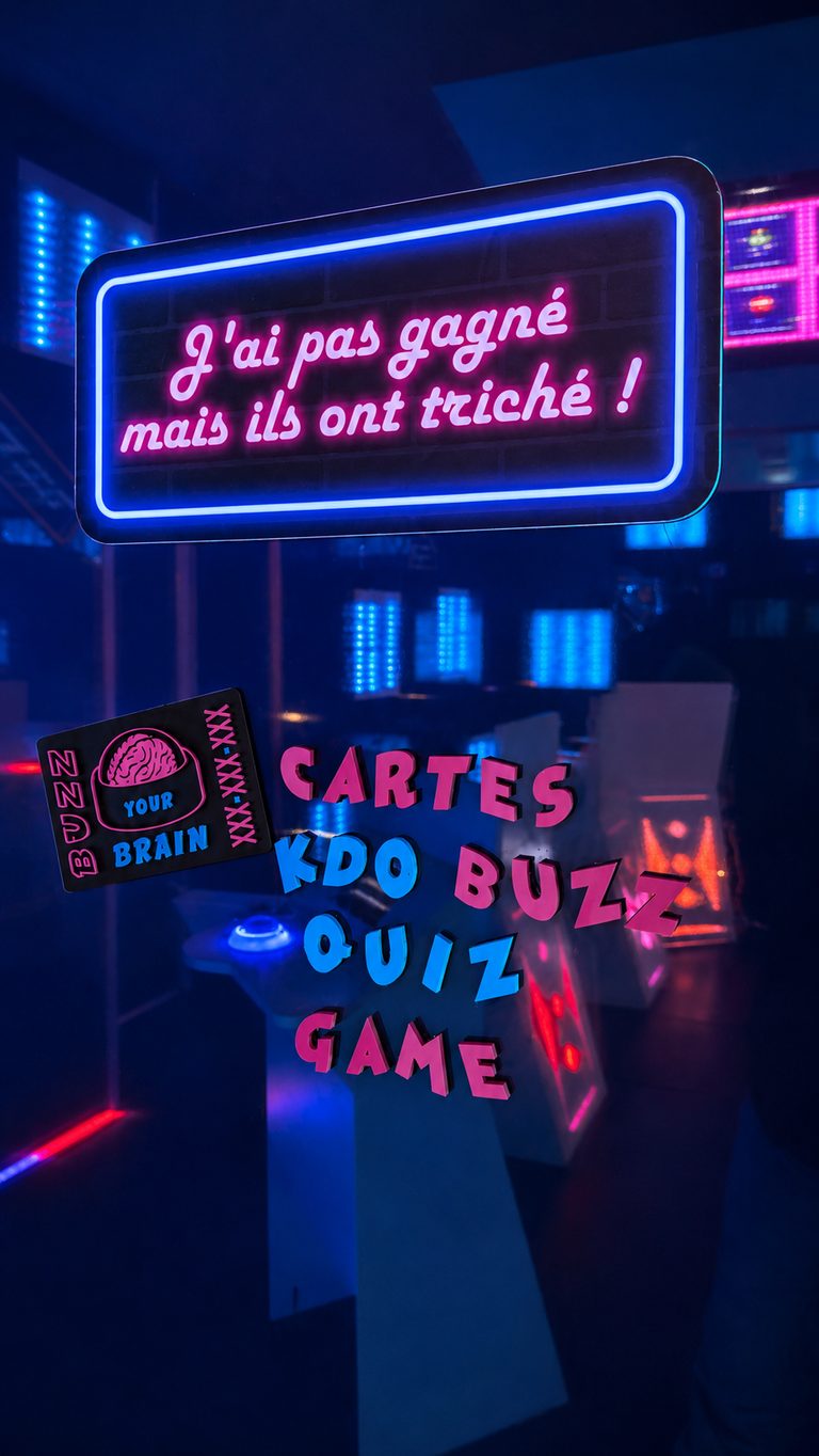 Cartes cadeau Quiz Buzz Your Brain dans décor néon GAMEDOOR·41 - à offrir pour une expérience plateau TV à Caen