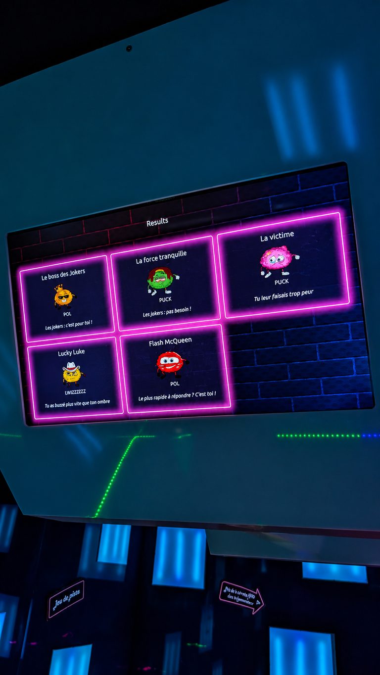 Écran de résultats des équipes en fin de partie quiz Buzz Your Brain - jeu télévisé Caen GAMEDOOR·41