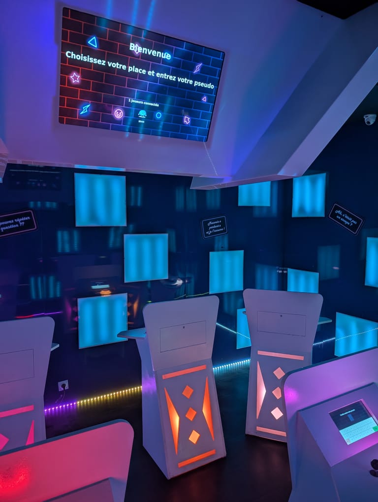 Plateau du quiz Buzz Your Brain — GAMEDOOR·41 Caen